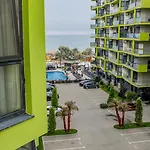 Onix & Pool 26 Apartment